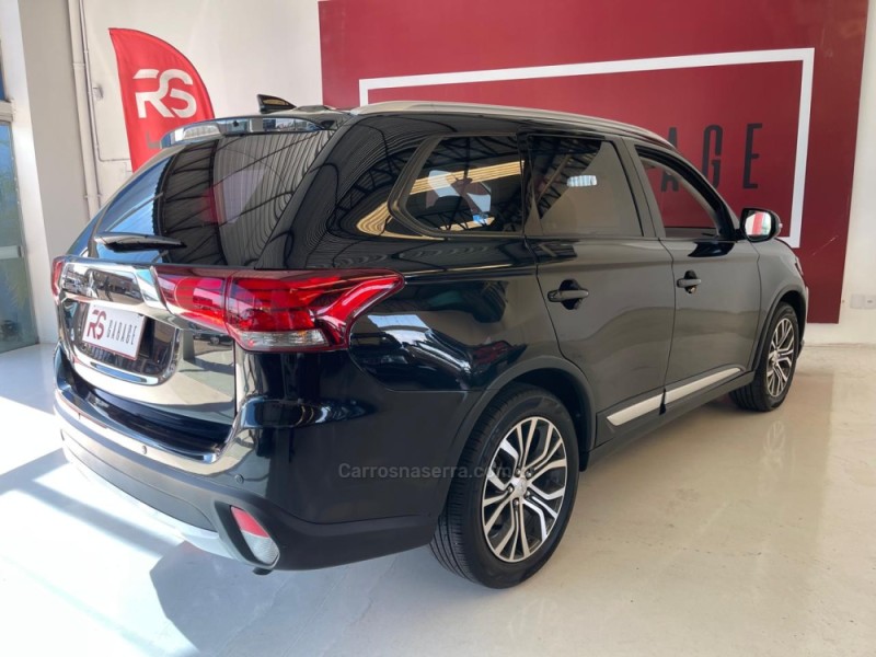 OUTLANDER 2.0 COMFORT 16V GASOLINA 4P AUTOMÁTICO - 2018 - NOVO HAMBURGO