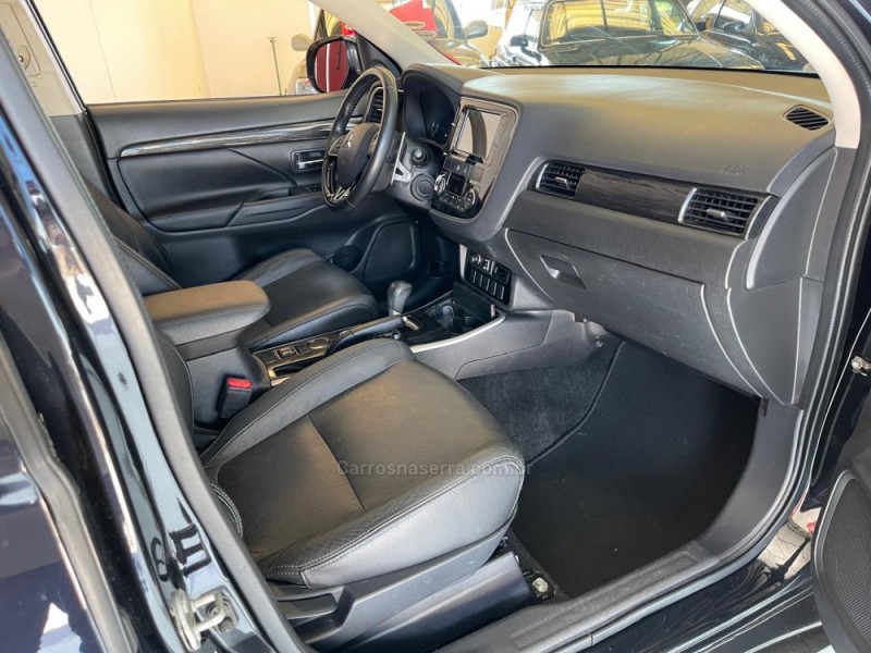 OUTLANDER 2.0 COMFORT 16V GASOLINA 4P AUTOMÁTICO - 2018 - NOVO HAMBURGO