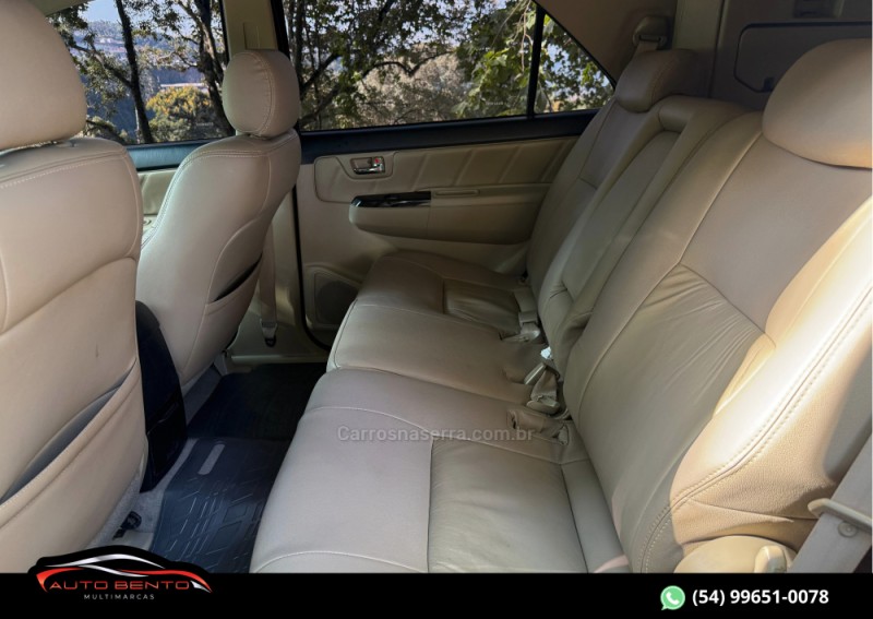 HILUX SW4 3.0 SRV 4X4 7 LUGARES 16V TURBO INTERCOOLER DIESEL 4P AUTOMÁTICO - 2014 - BENTO GONçALVES