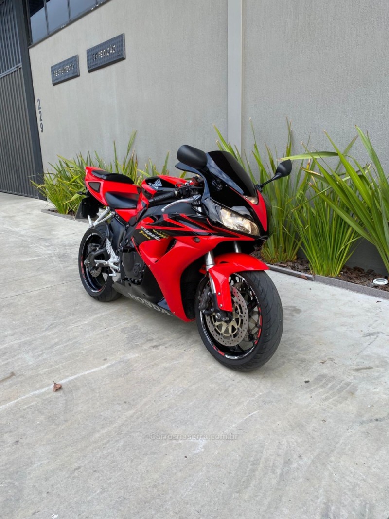 CBR 1000RR FIREBLADE - 2006 - CAXIAS DO SUL