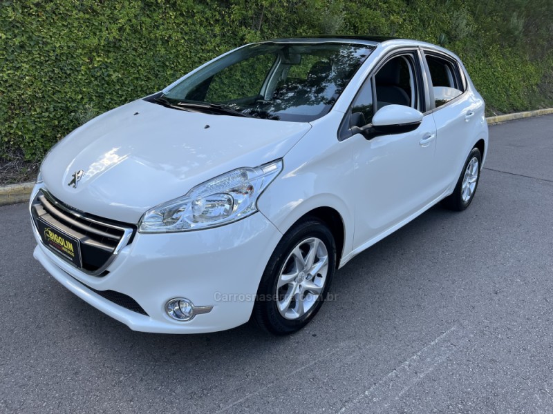 PEUGEOT - 208 - 2015/2015 - Branca - R$ 43.000,00