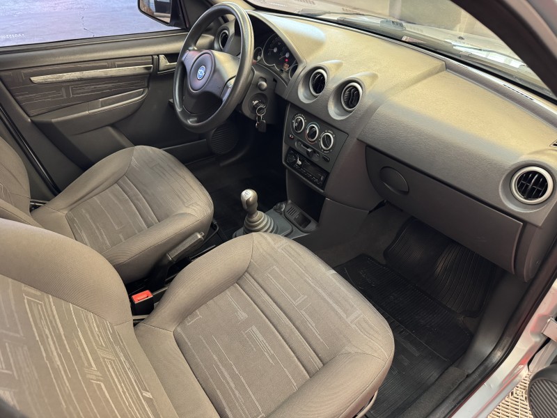 PRISMA 1.0 MPFI VHCE MAXX 8V FLEX 4P MANUAL - 2010 - CAXIAS DO SUL