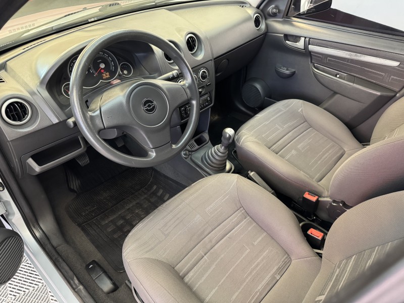 PRISMA 1.0 MPFI VHCE MAXX 8V FLEX 4P MANUAL - 2010 - CAXIAS DO SUL