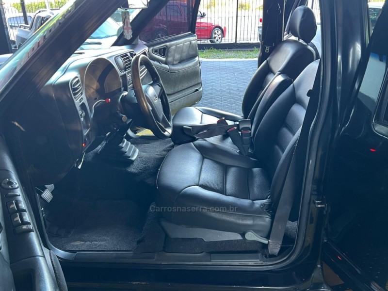 BLAZER 2.4 MPFI 4X2 8V GASOLINA 4P MANUAL - 2001 - CAXIAS DO SUL