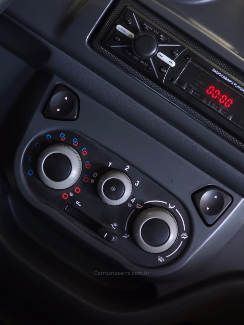 UNO 1.0 EVO VIVACE 8V FLEX 4P MANUAL - 2012 - CAXIAS DO SUL