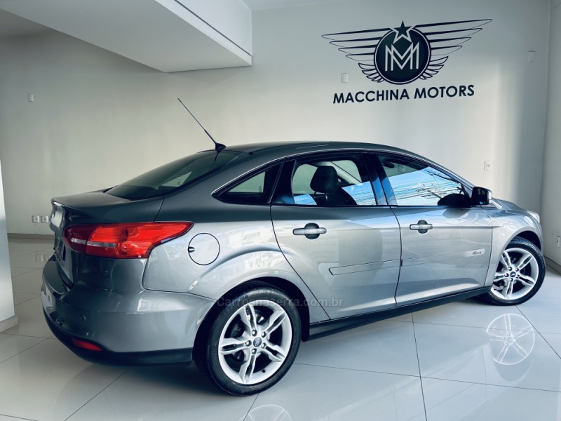 FOCUS 2.0 SE FASTBACK 16V FLEX 4P AUTOMÁTICO - 2016 - CAXIAS DO SUL