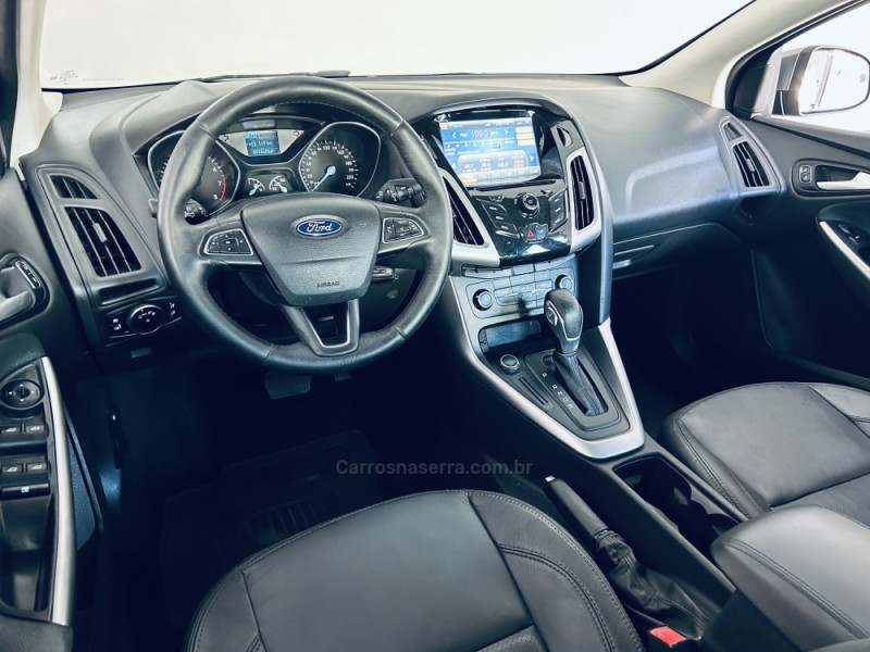 FOCUS 2.0 SE FASTBACK 16V FLEX 4P AUTOMÁTICO - 2016 - CAXIAS DO SUL