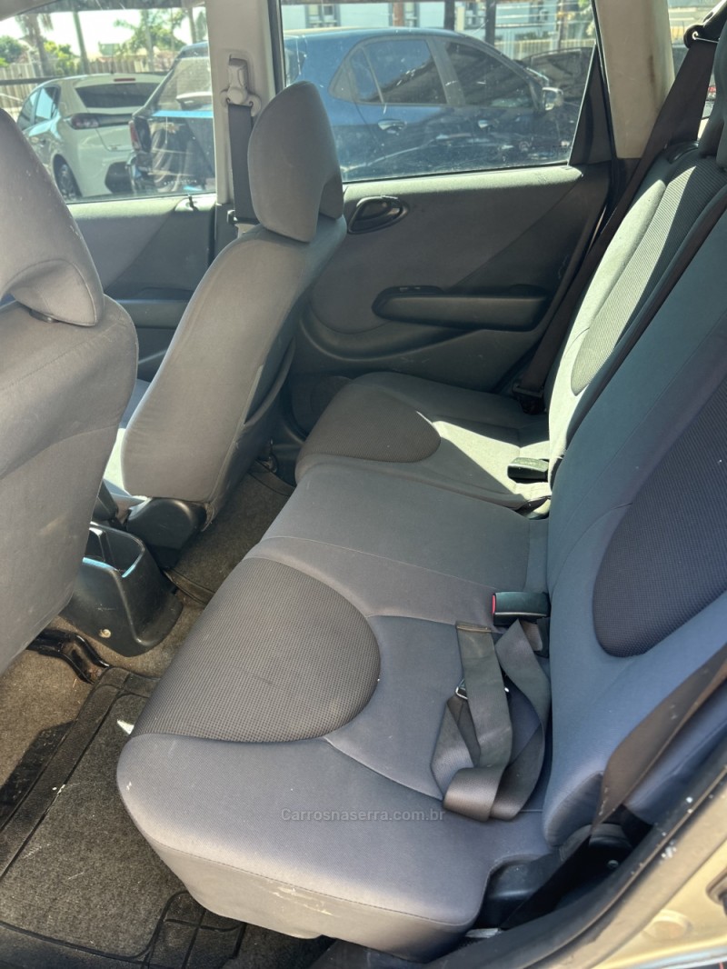 FIT 1.4 LXL 8V FLEX 4P MANUAL - 2004 - CARAZINHO