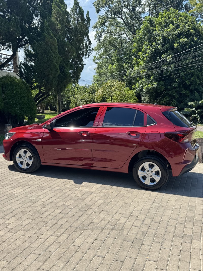 ONIX 1.0 LT 12V FLEX 4P MANUAL - 2023 - ENCANTADO
