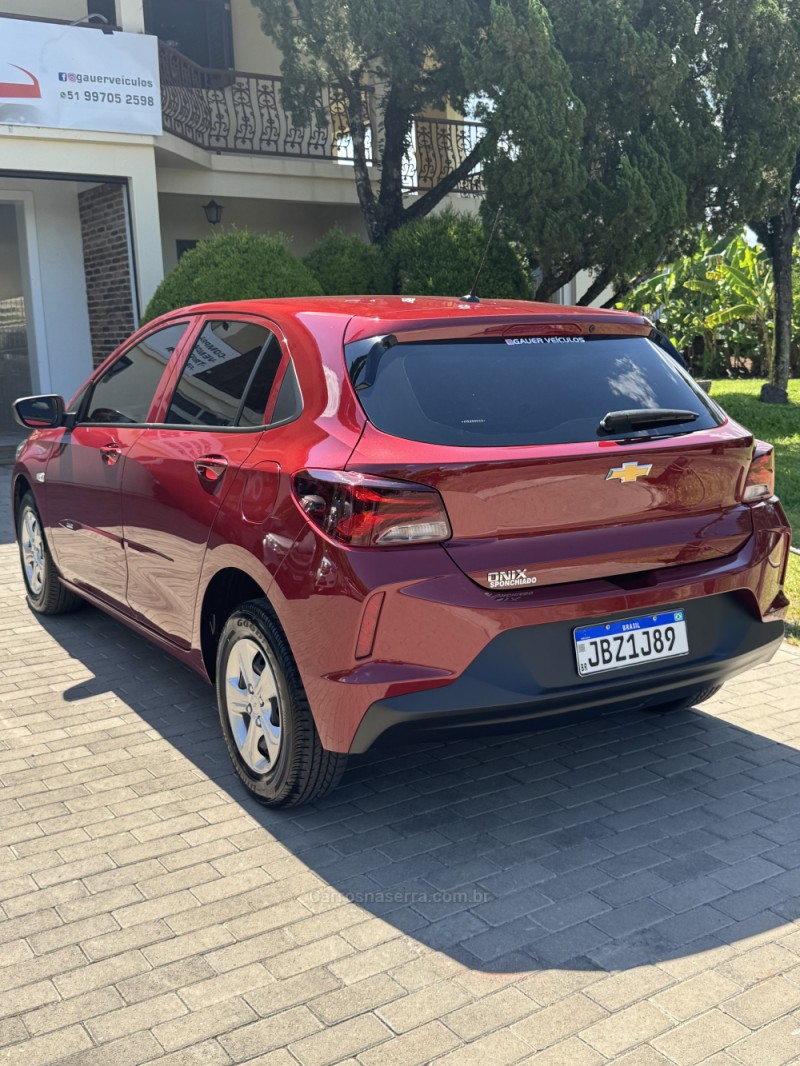 ONIX 1.0 LT 12V FLEX 4P MANUAL - 2023 - ENCANTADO