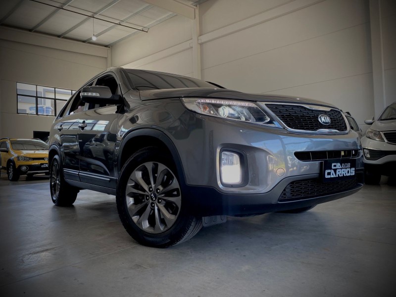 SORENTO 2.4 EX2 4X2 16V GASOLINA 4P AUTOMÁTICO - 2014 - LAJEADO