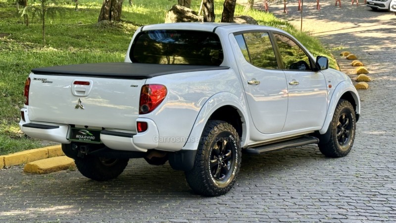 L200 TRITON 3.2 HPE 4X4 CD 16V TURBO INTERCOOLER DIESEL 4P AUTOMÁTICO - 2013 - CAXIAS DO SUL