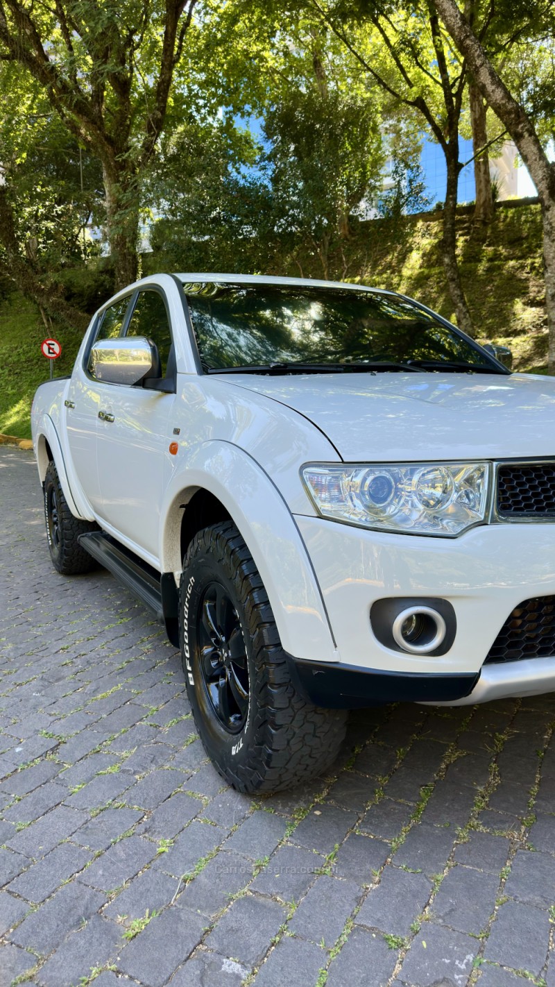 L200 TRITON 3.2 HPE 4X4 CD 16V TURBO INTERCOOLER DIESEL 4P AUTOMÁTICO - 2013 - CAXIAS DO SUL