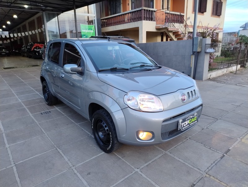 UNO 1.0 EVO VIVACE 8V FLEX 4P MANUAL - 2014 - VACARIA