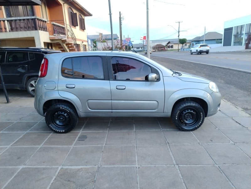 UNO 1.0 EVO VIVACE 8V FLEX 4P MANUAL - 2014 - VACARIA