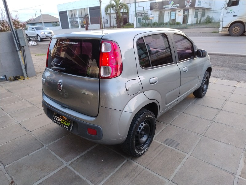 UNO 1.0 EVO VIVACE 8V FLEX 4P MANUAL - 2014 - VACARIA