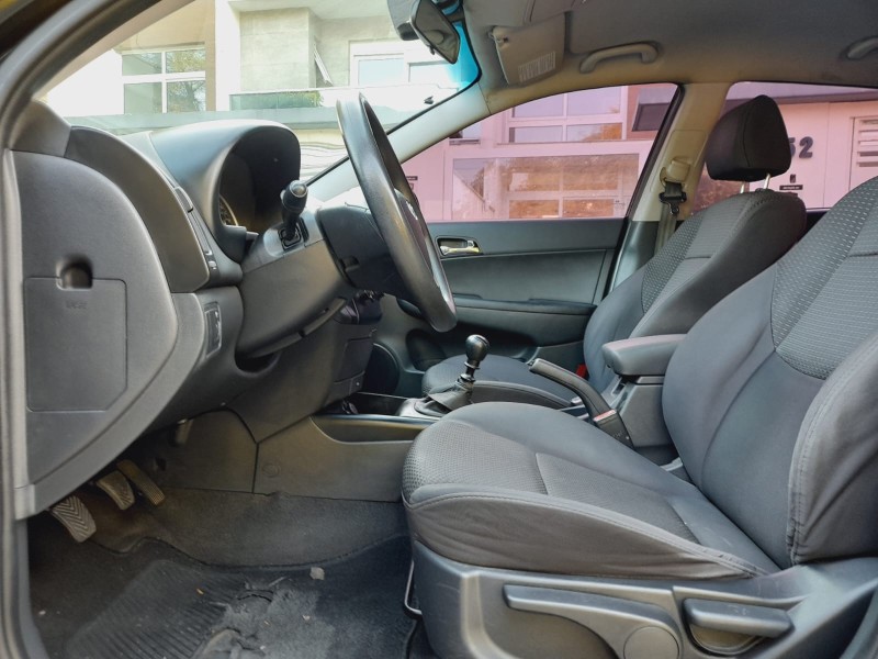 I30 2.0 MPFI GLS 16V GASOLINA 4P MANUAL - 2011 - FARROUPILHA