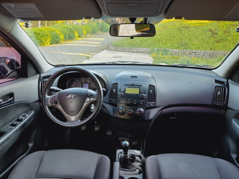 I30 2.0 MPFI GLS 16V GASOLINA 4P MANUAL - 2011 - FARROUPILHA