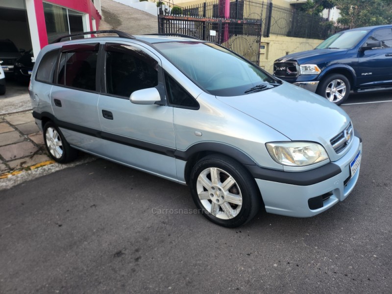 ZAFIRA 2.0 MPFI COMFORT 8V FLEX 4P MANUAL - 2009 - VERANóPOLIS