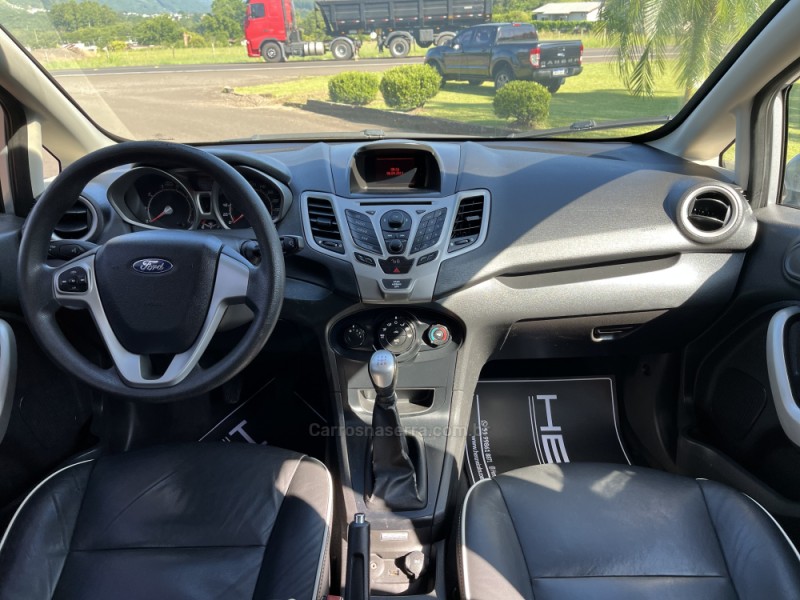 FIESTA 1.6 SE HATCH 16V FLEX 4P MANUAL - 2012 - BOM PRINCíPIO