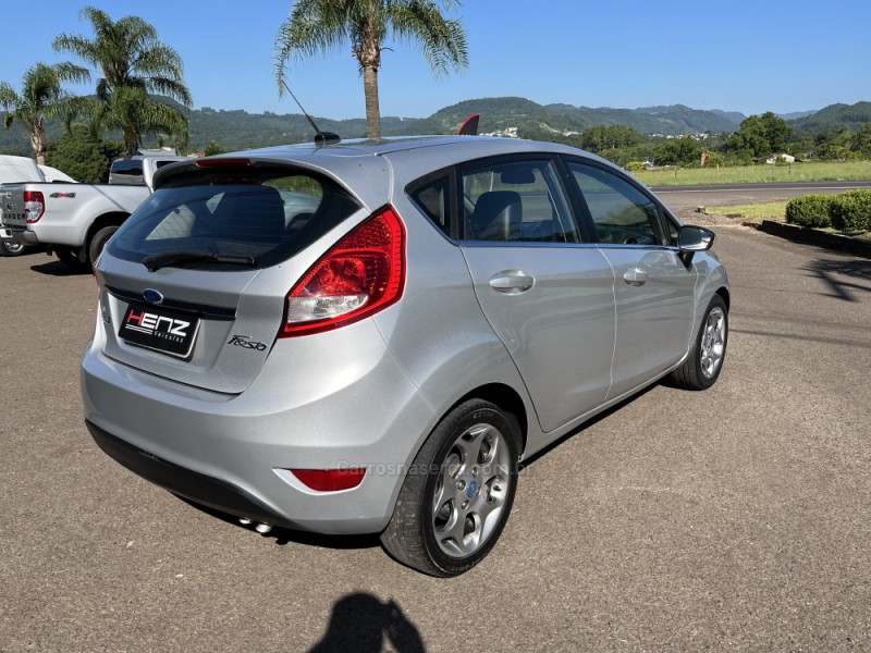 FIESTA 1.6 SE HATCH 16V FLEX 4P MANUAL - 2012 - BOM PRINCíPIO