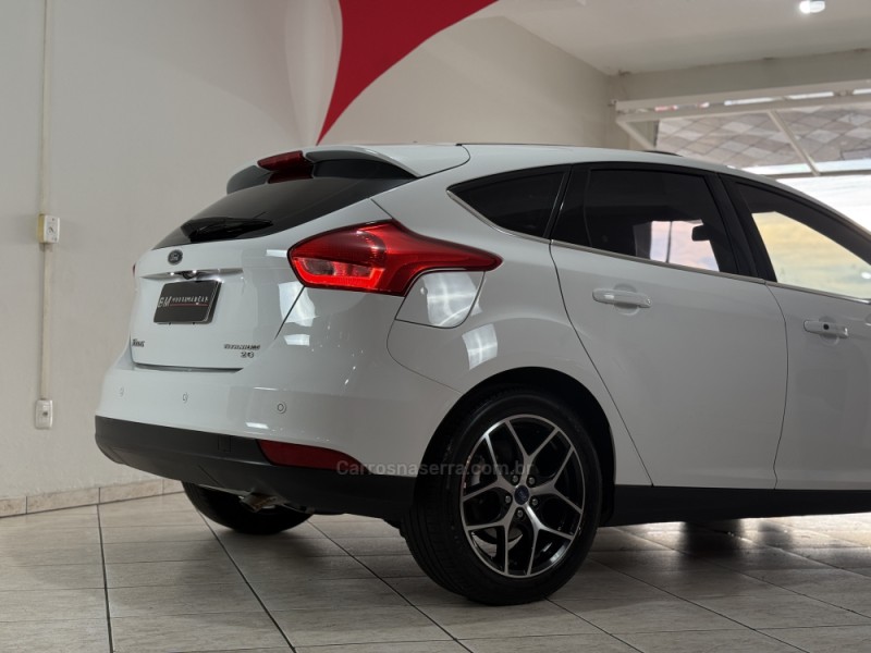 FOCUS 2.0 TITANIUM PLUS 16V FLEX 4P AUTOMÁTICO - 2017 - GUAPORé