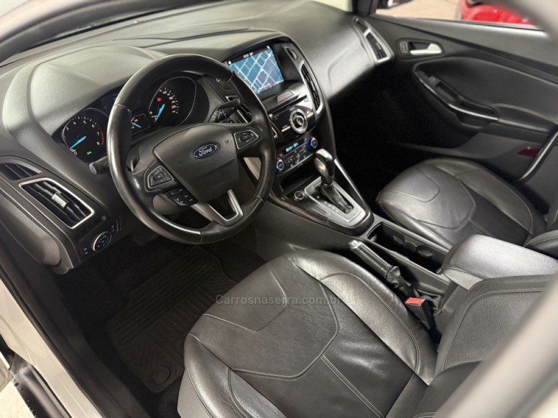 FOCUS 2.0 TITANIUM PLUS 16V FLEX 4P AUTOMÁTICO - 2017 - GUAPORé