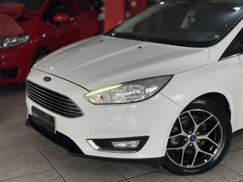 FOCUS 2.0 TITANIUM PLUS 16V FLEX 4P AUTOMÁTICO - 2017 - GUAPORé