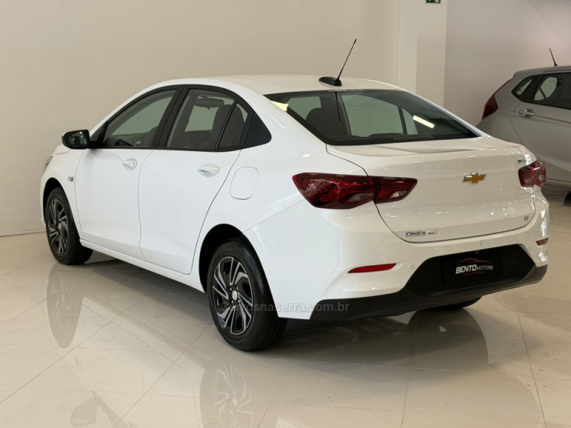 ONIX 1.0	LT PLUS 8V TURBO FLEX 4P AUTOMÁTICO - 2024 - BENTO GONçALVES