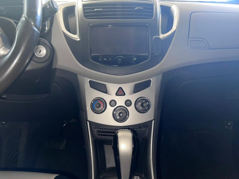 TRACKER 1.8 MPFI LTZ 4X2 16V FLEX 4P AUTOMÁTICO - 2016 - GARIBALDI