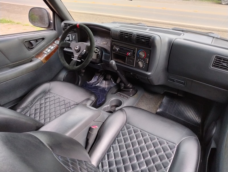 BLAZER 4.3 SFI DLX EXECUTIVE 4X2 V6 12V GASOLINA 4P MANUAL - 1999 - VACARIA