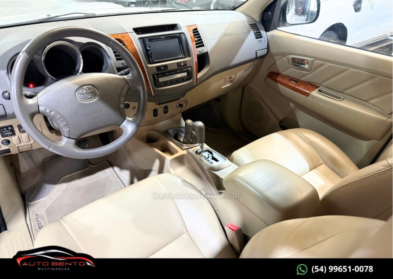 HILUX SW4 3.0 SRV 4X4 7 LUGARES 16V TURBO INTERCOOLER DIESEL 4P AUTOMÁTICO - 2011 - BENTO GONçALVES