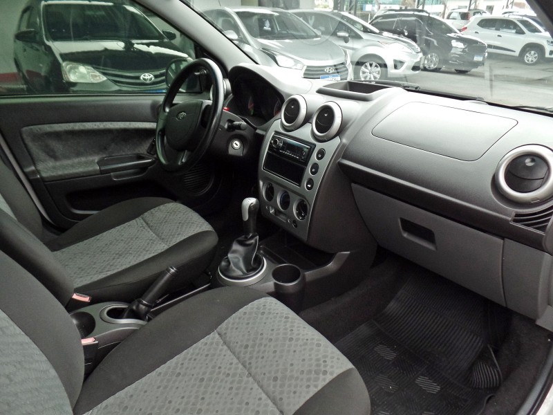 FIESTA 1.6 ROCAM SE 8V FLEX 4P MANUAL - 2014 - CAXIAS DO SUL