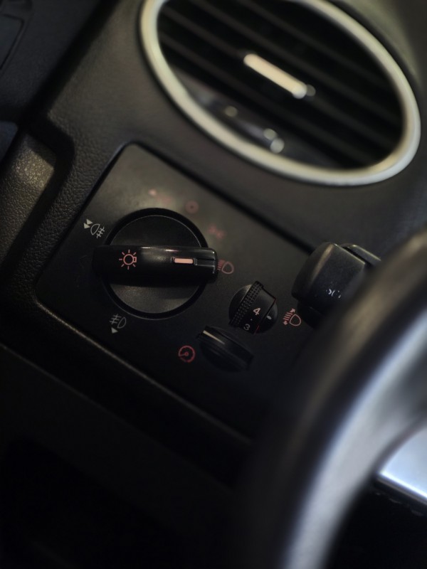 FOCUS 1.6 SE SEDAN 16V FLEX 4P MANUAL - 2012 - CAXIAS DO SUL