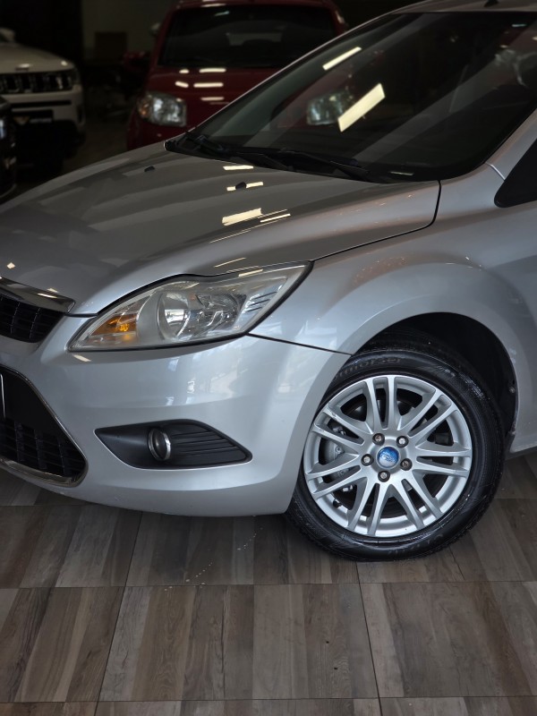 FOCUS 1.6 SE SEDAN 16V FLEX 4P MANUAL - 2012 - CAXIAS DO SUL