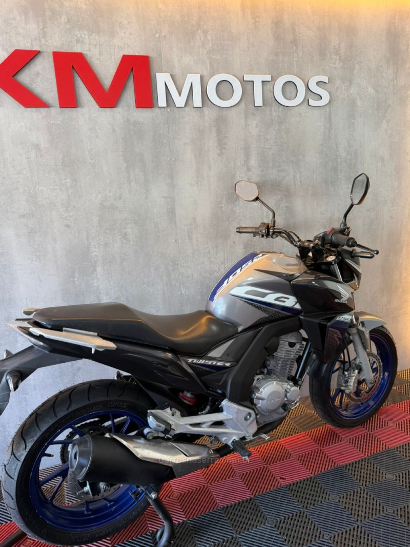 CB 250F TWISTER CBS - 2020 - PORTãO