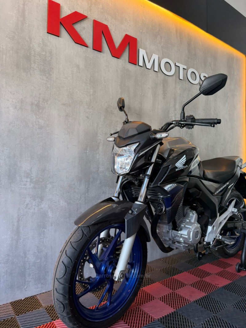CB 250F TWISTER CBS - 2020 - PORTãO