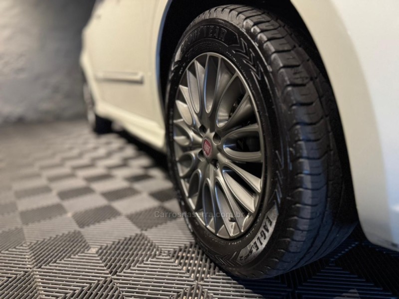 PUNTO 1.8 SPORTING 16V FLEX 4P AUTOMATIZADO - 2014 - FARROUPILHA