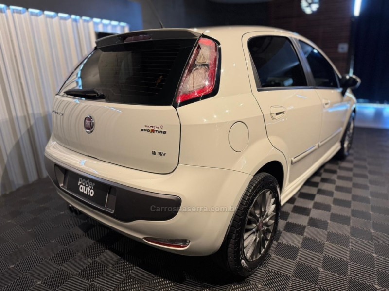 PUNTO 1.8 SPORTING 16V FLEX 4P AUTOMATIZADO - 2014 - FARROUPILHA