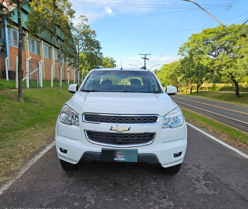 S10 2.4 LT 4X2 CD 8V FLEX 4P MANUAL - 2014 - VENâNCIO AIRES