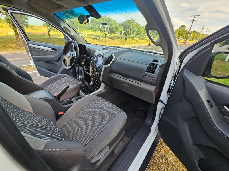 S10 2.4 LT 4X2 CD 8V FLEX 4P MANUAL - 2014 - VENâNCIO AIRES