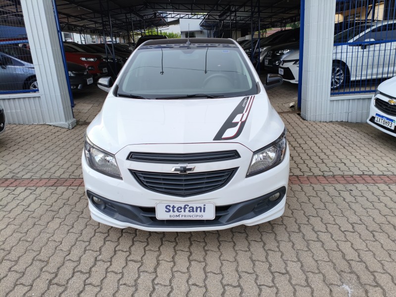 ONIX 1.4 MPFI EFFECT 8V FLEX 4P MANUAL - 2016 - BOM PRINCíPIO