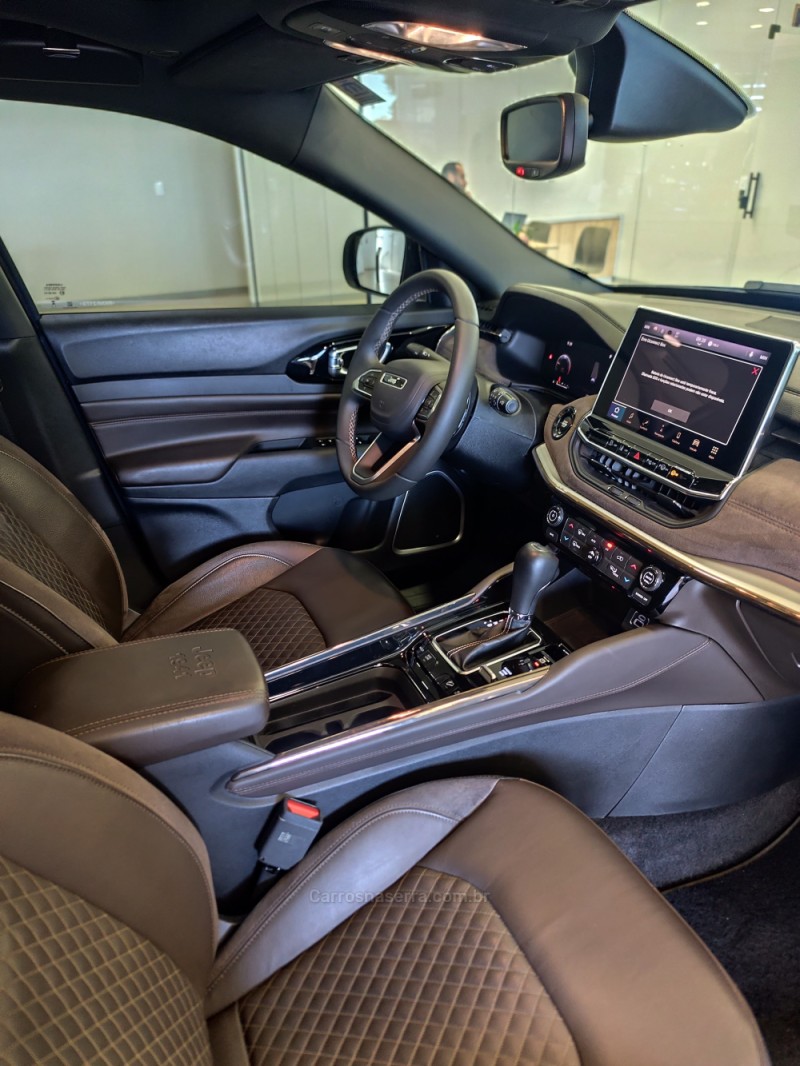 COMMANDER 2.0 OVERLAND TD380 4X4 TURBO DIESEL 4P AUTOMÁTICO - 2024 - CAXIAS DO SUL