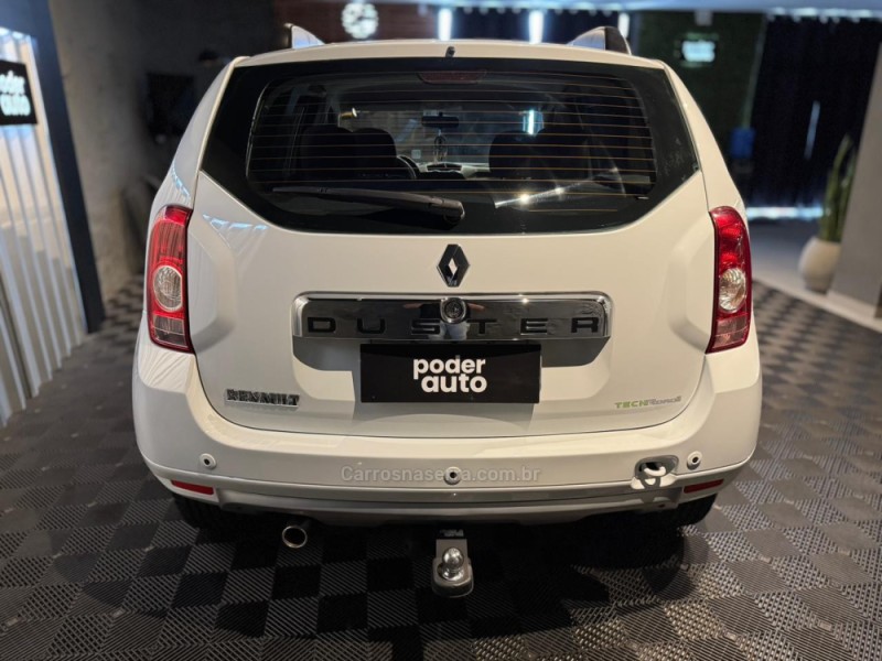DUSTER 1.6 TECH ROAD 4X2 16V FLEX 4P MANUAL - 2014 - FARROUPILHA