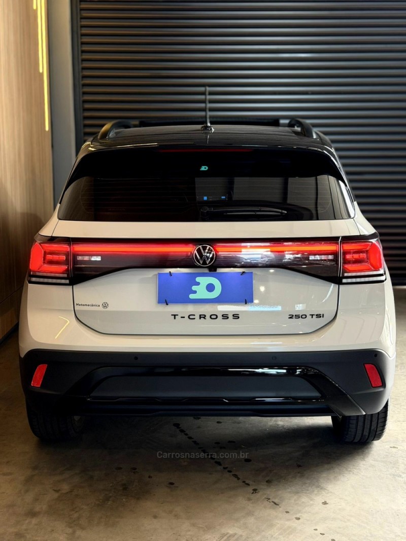 T-CROSS 1.4 HIGHLINE TSI 16V FLEX 4P AUTOMÁTICO - 2025 - LAJEADO