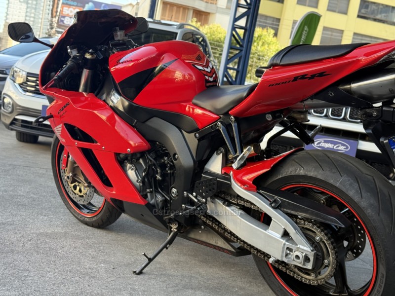 CBR 1000RR FIREBLADE - 2005 - CAXIAS DO SUL