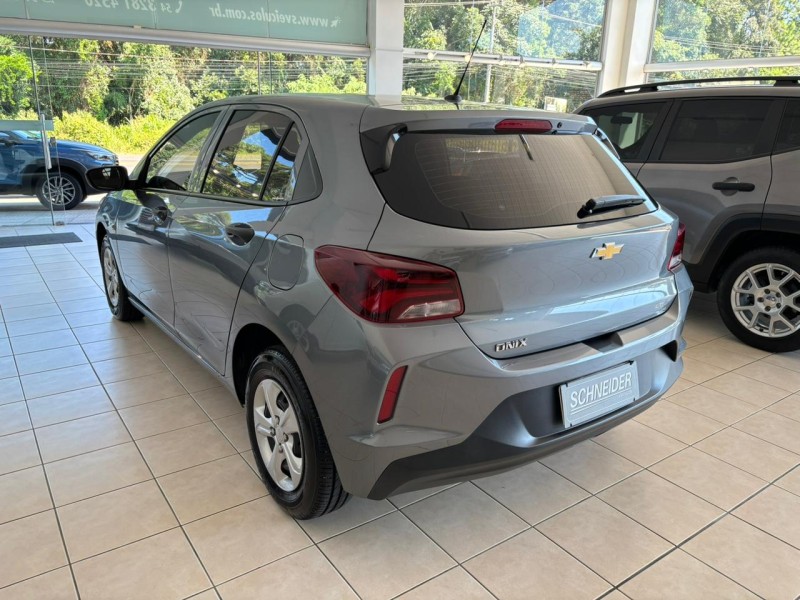 ONIX 1.0 LT 12V FLEX 4P MANUAL - 2023 - NOVA PETRóPOLIS