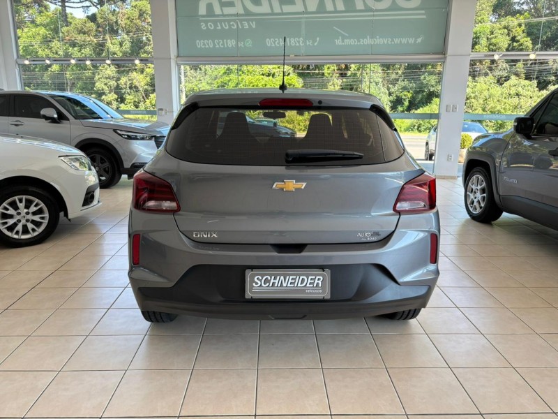ONIX 1.0 LT 12V FLEX 4P MANUAL - 2023 - NOVA PETRóPOLIS