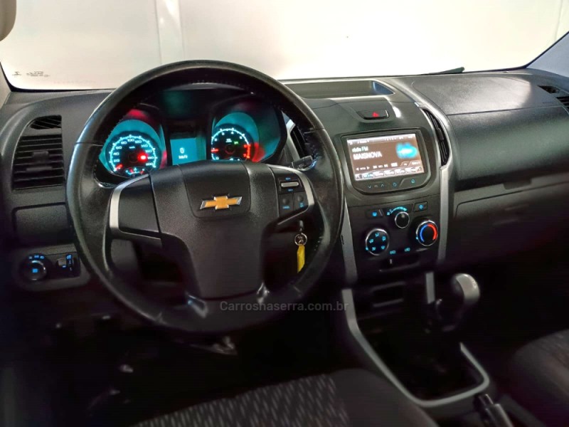 S10 2.4 MPFI ADVANTAGE 4X2 CD 8V FLEX 4P MANUAL - 2016 - VACARIA