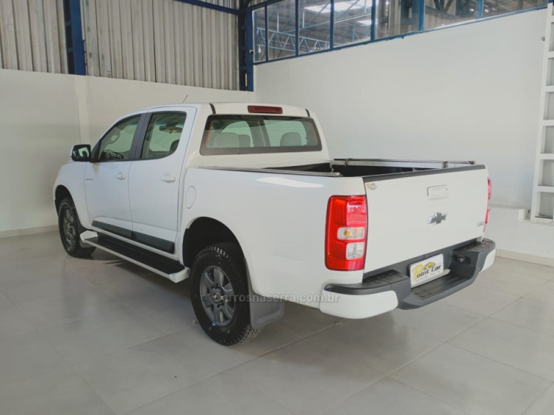 S10 2.4 MPFI ADVANTAGE 4X2 CD 8V FLEX 4P MANUAL - 2016 - VACARIA